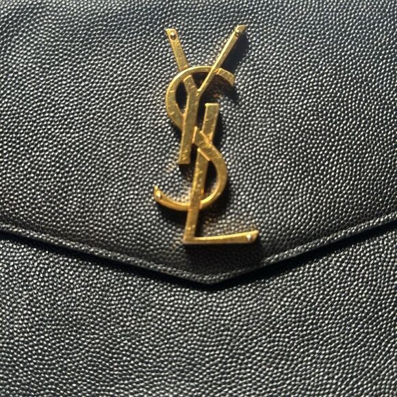 YSL UPTOWN POUCH IN GRAIN DE POUDRE LEATHER - Black  Retail $650- EUC - Picture 5 of 15